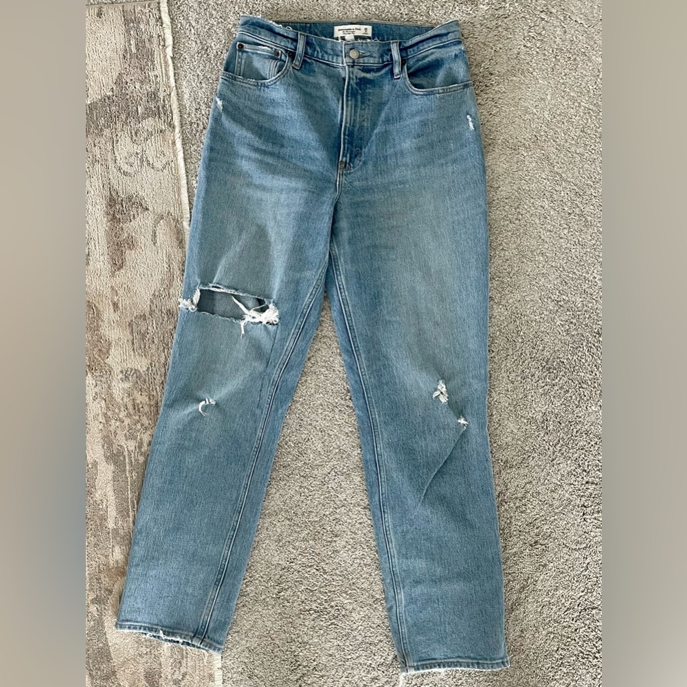 Abercrombie Ultra High Rise 90’s Straight Denim